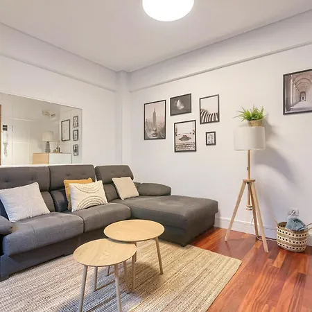 Vt Recien Renovada En Zabalburu بلباو